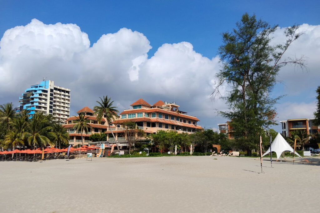 Beachfront resorts and condos near Khao Takiab in Hua Hin.